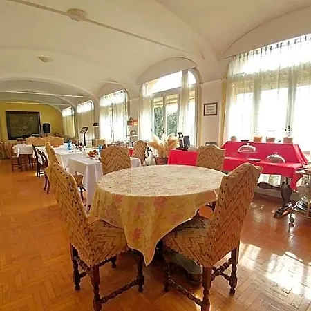 Bresbot Oda ve Kahvaltı 4*
